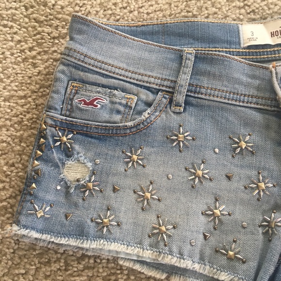 Hollister embellished denim shorts Sz 3 low rise Y2K! - Picture 2 of 9